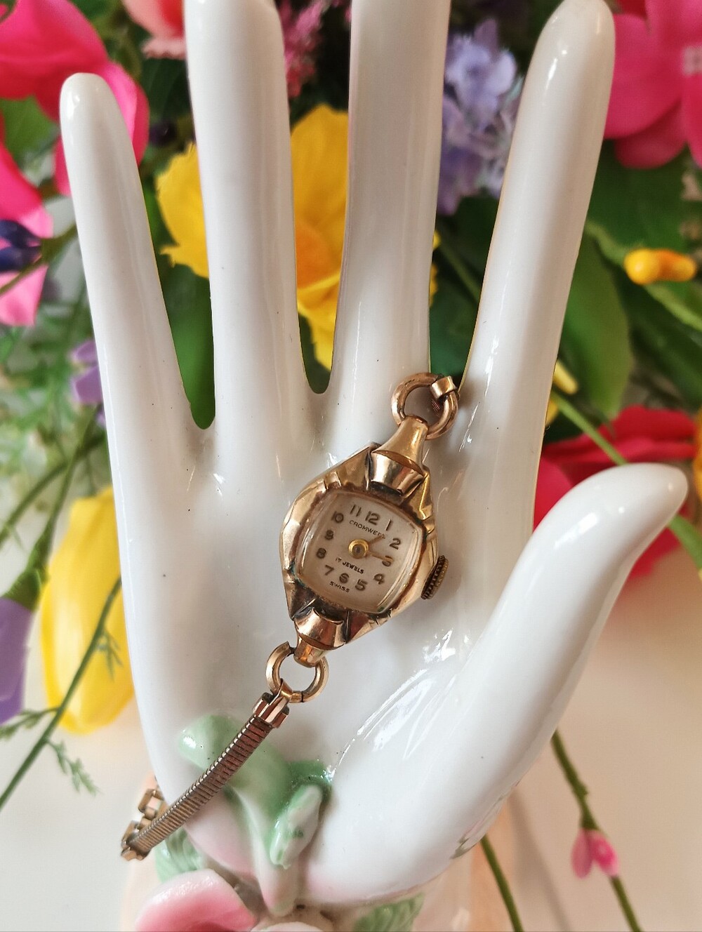 Vintage 1940s-1950s Era Women's Cromwell Swiss Gemex 1/120 12K GF Bracelet Watch